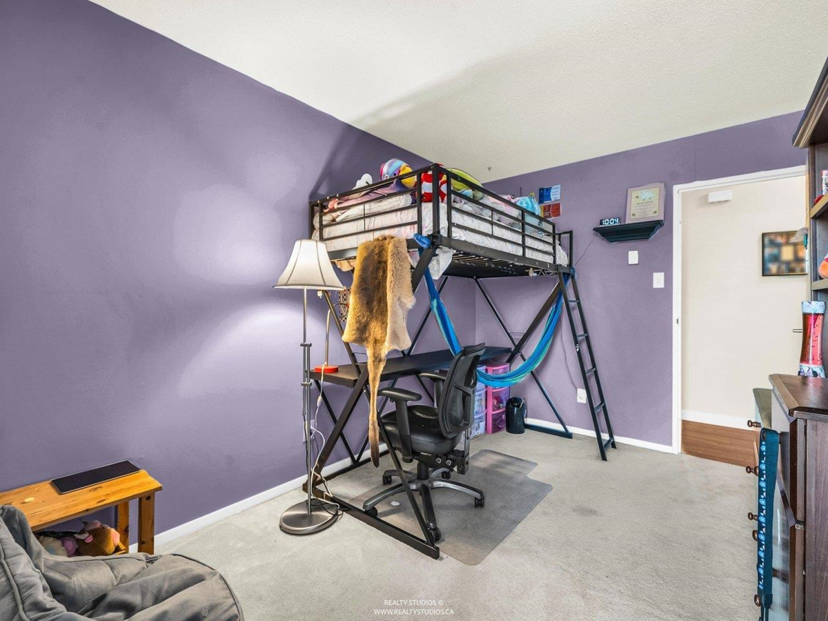 Walk-In Closet Photo of 21 10200 4th Avenue, Richmond, BC