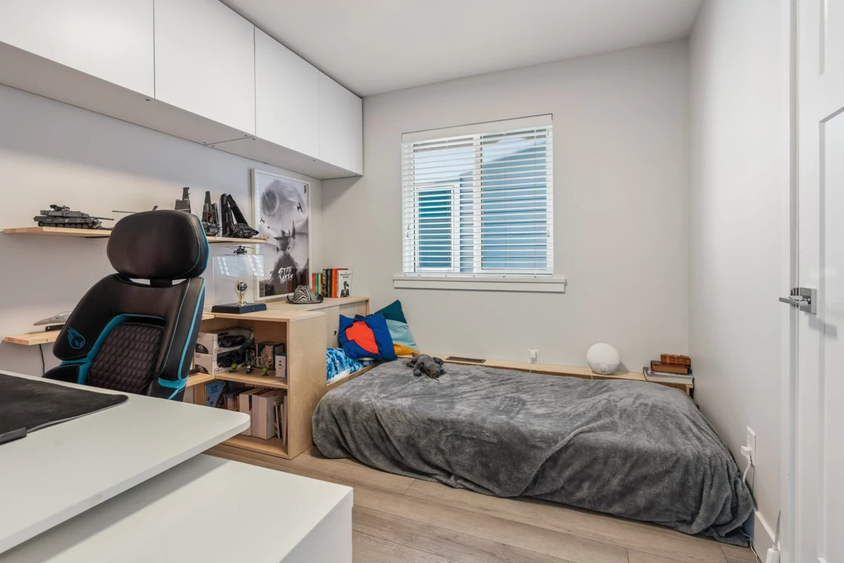 Garage Interior Photo of 2107 165b Street, Surrey, BC