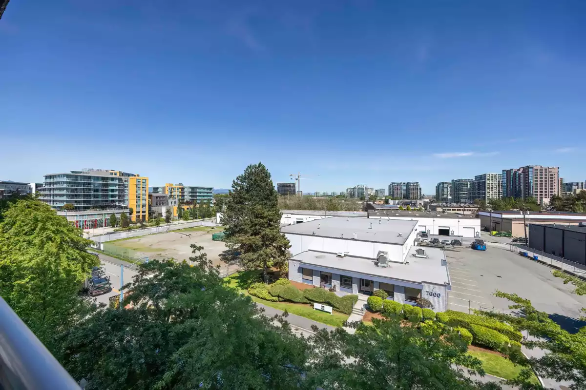 Outdoor Kitchen Photo of 806 7555 Alderbridge Way, Richmond, BC