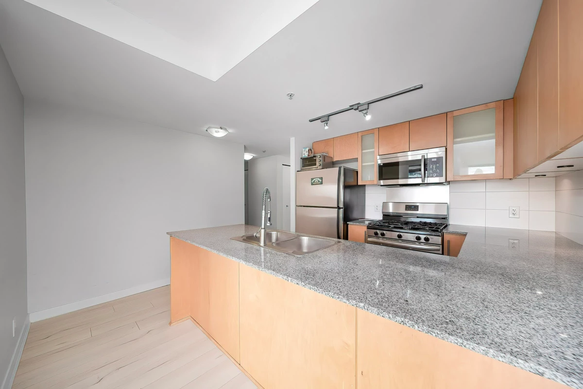 Walk-In Closet Photo of 806 7555 Alderbridge Way, Richmond, BC