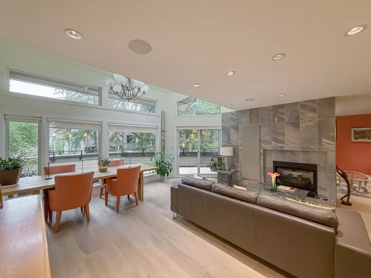 Dining Area Photo of 3701 Nico Wynd Drive, Surrey, BC