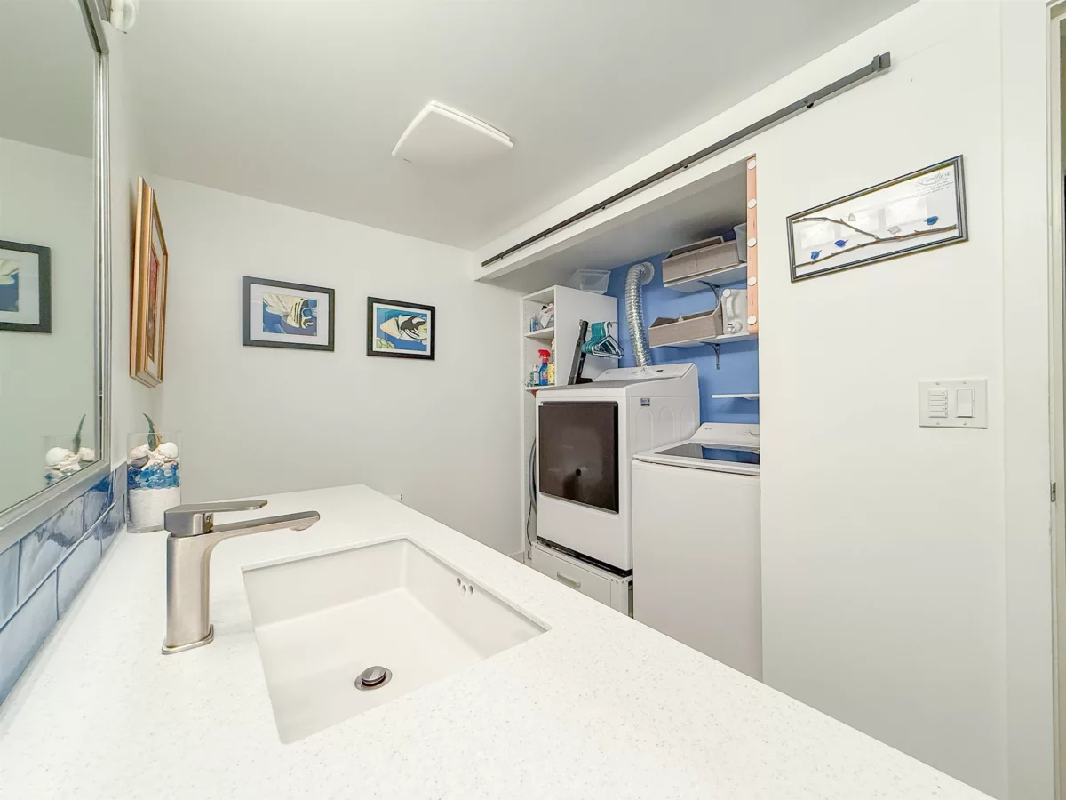 Guest Bathroom Photo of 3701 Nico Wynd Drive, Surrey, BC