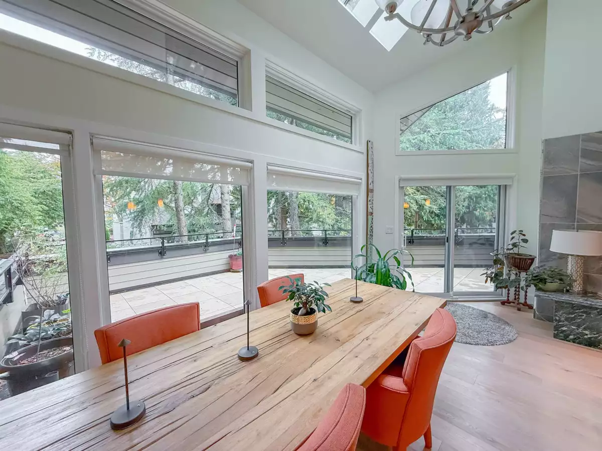 Kitchen Island Photo of 3701 Nico Wynd Drive, Surrey, BC