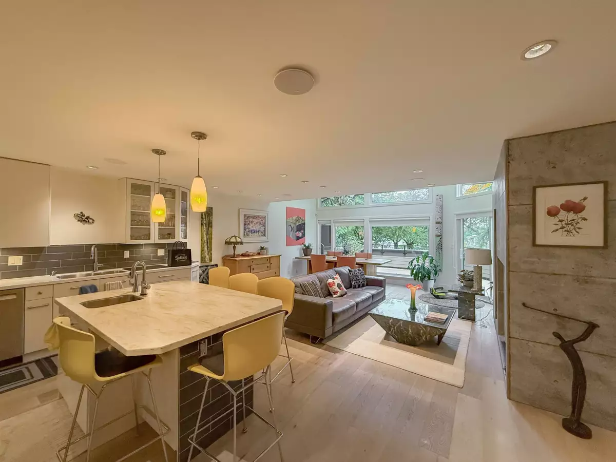 Living Room Photo of 3701 Nico Wynd Drive, Surrey, BC