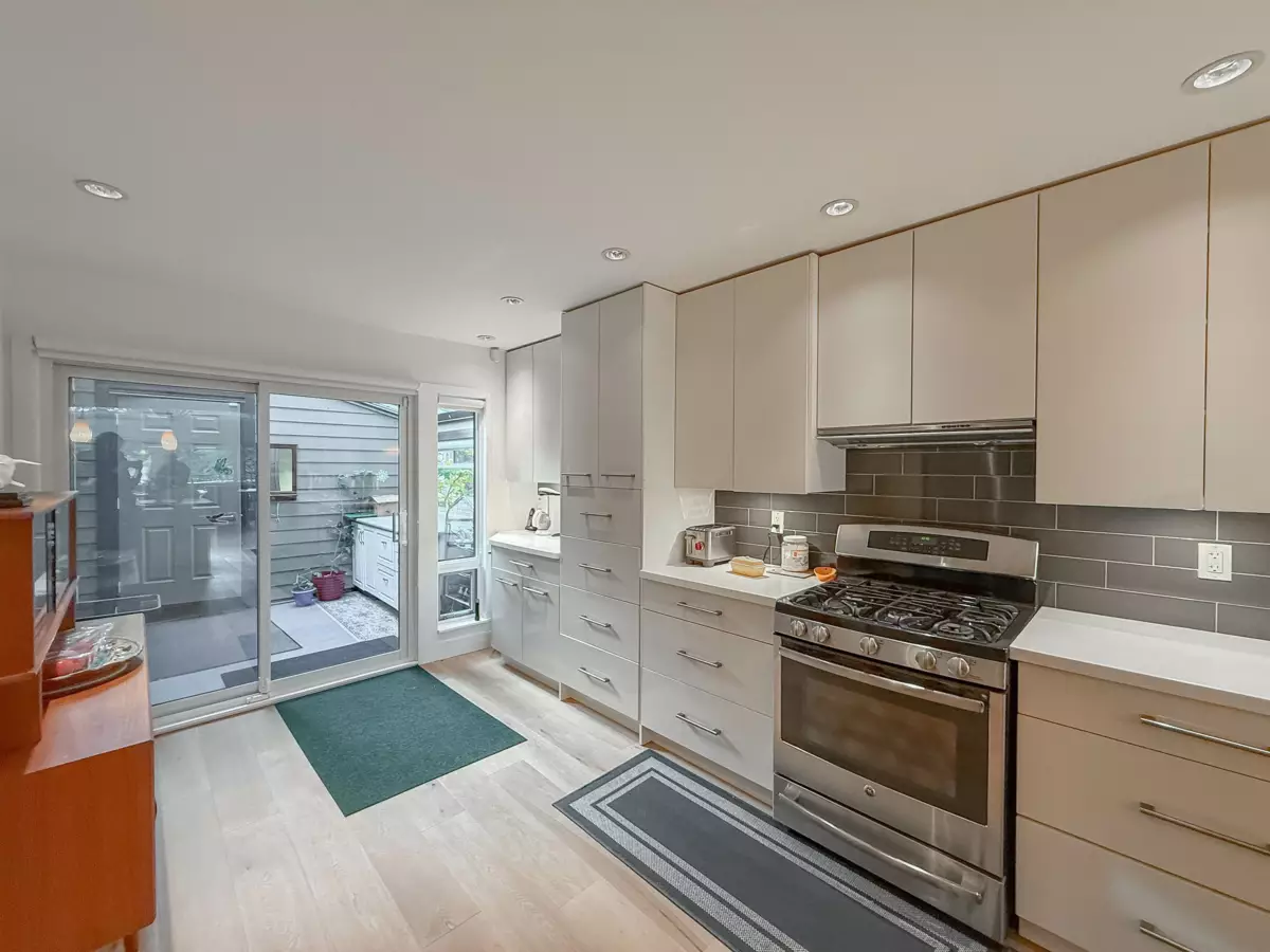 Primary Bathroom Photo of 3701 Nico Wynd Drive, Surrey, BC