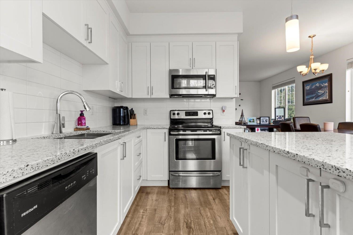 Dining Area Photo of 21 2850 Mccallum Road, Abbotsford, BC