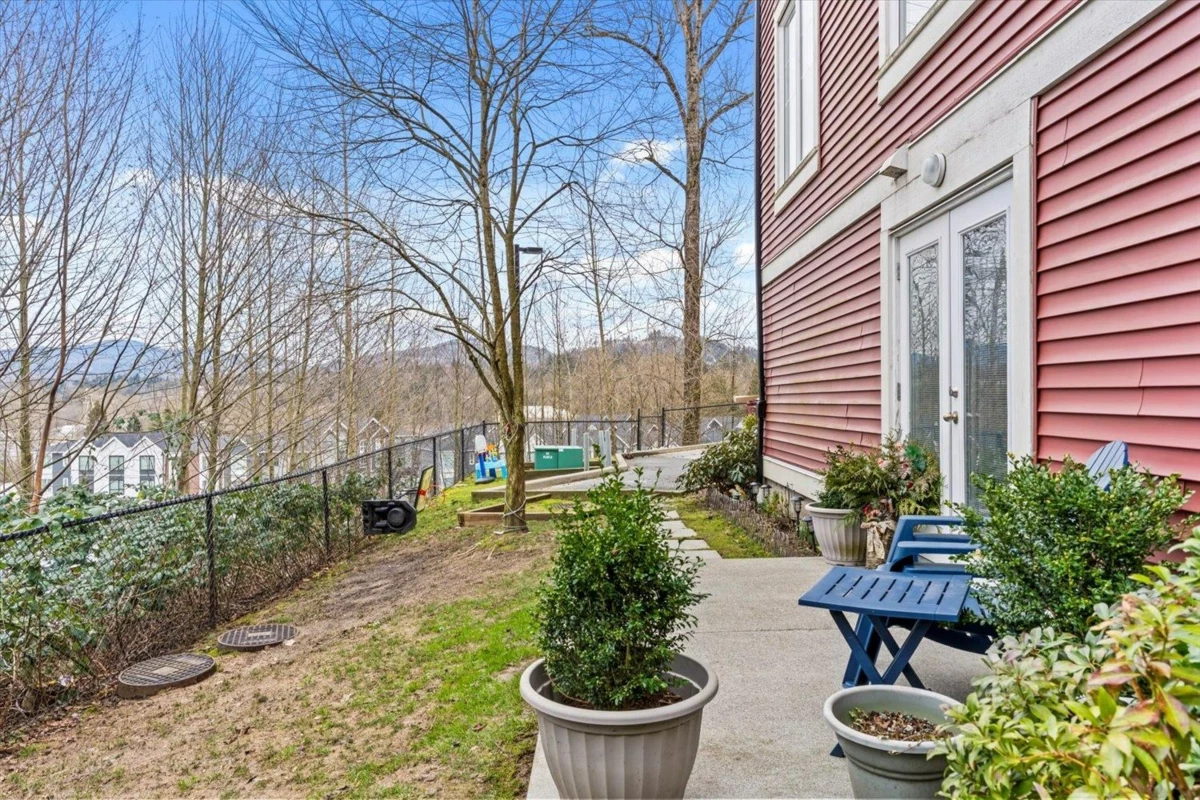 Outdoor Deck Photo of 21 2850 Mccallum Road, Abbotsford, BC