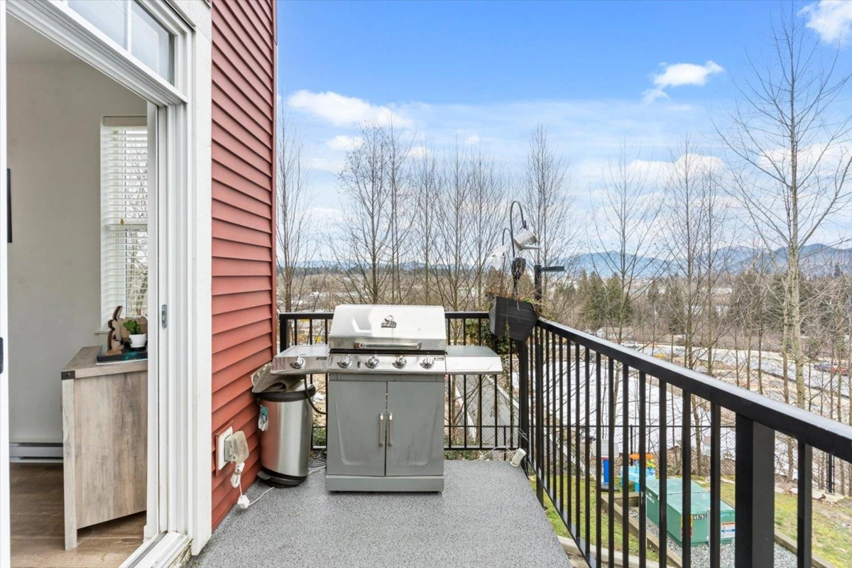 Walk-In Closet Photo of 21 2850 Mccallum Road, Abbotsford, BC