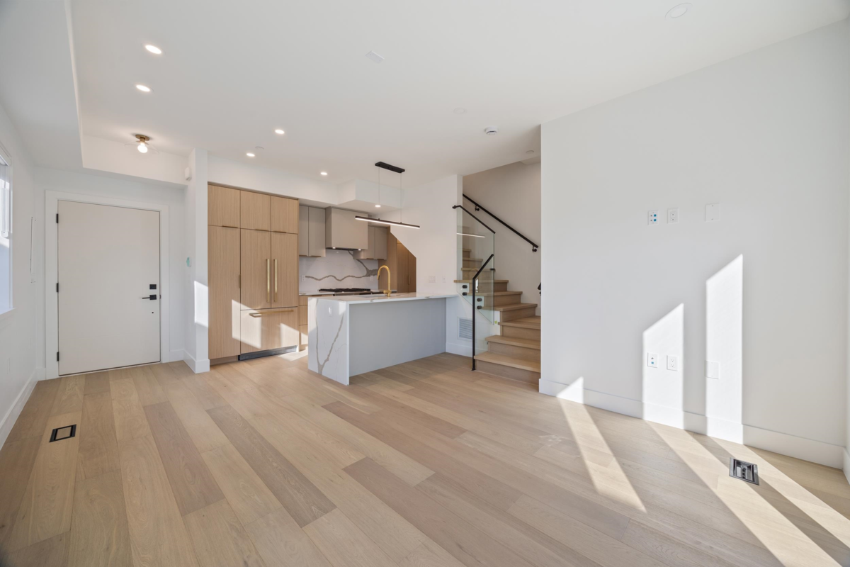 Kitchen Photo of 3 550 Kaslo Street, Vancouver, BC