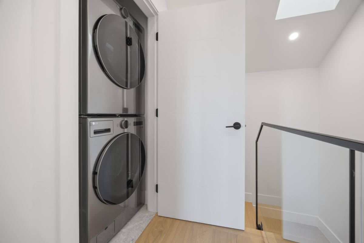 Laundry Room Photo of 3 550 Kaslo Street, Vancouver, BC