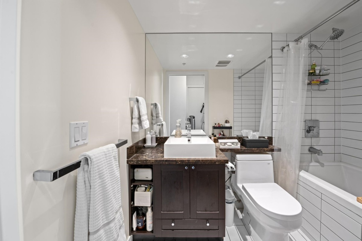 Breakfast Nook Photo of 612 4888 Nanaimo Street, Vancouver, BC