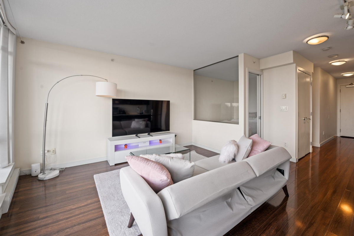 Family Room Photo of 612 4888 Nanaimo Street, Vancouver, BC