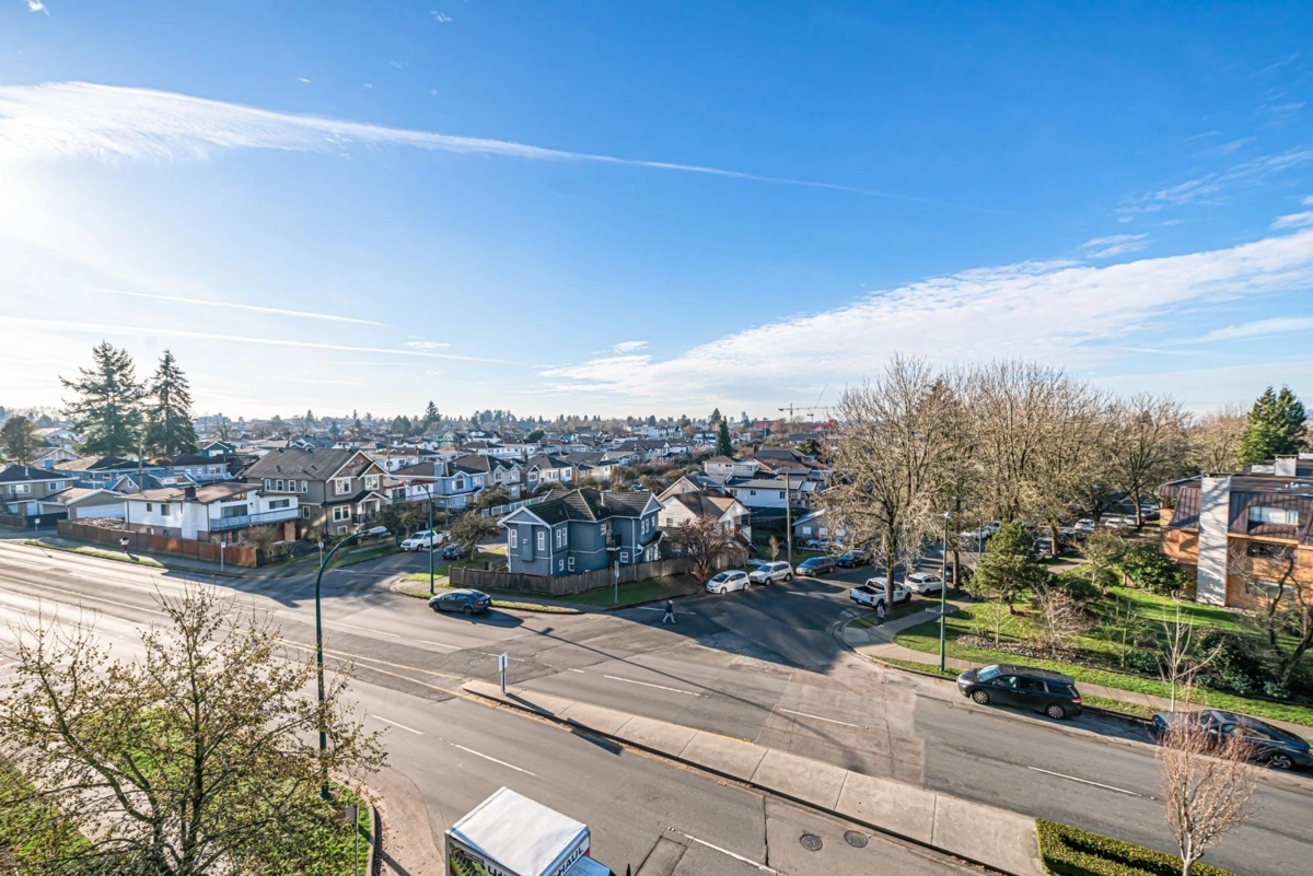 Guest Bathroom Photo of 612 4888 Nanaimo Street, Vancouver, BC