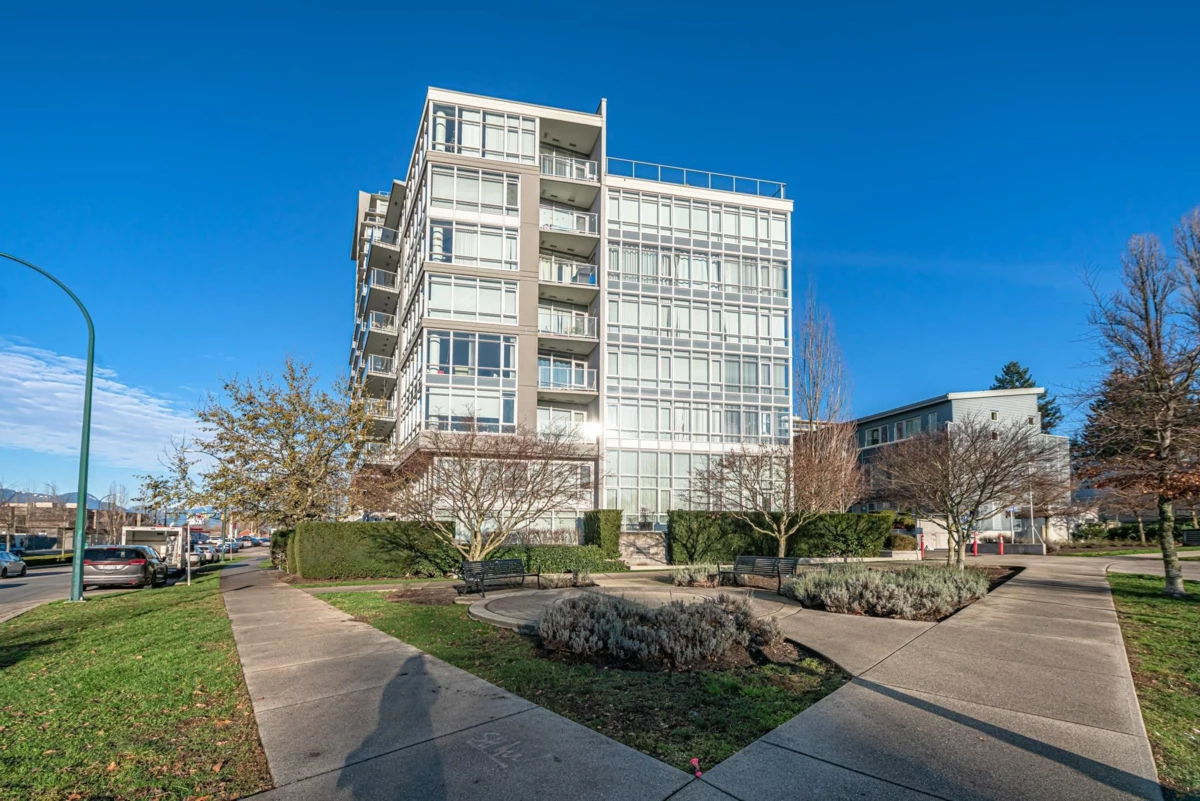 Hallway Photo of 612 4888 Nanaimo Street, Vancouver, BC