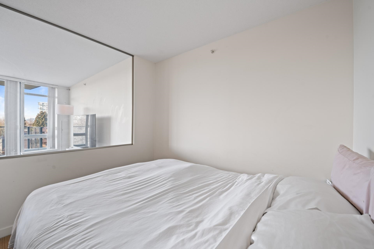 Walk-In Closet Photo of 612 4888 Nanaimo Street, Vancouver, BC