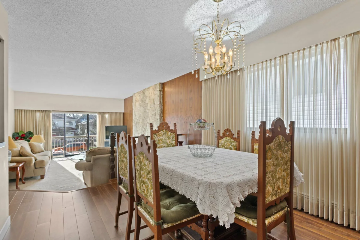 Breakfast Nook Photo of 2225 E 35th Avenue, Vancouver, BC