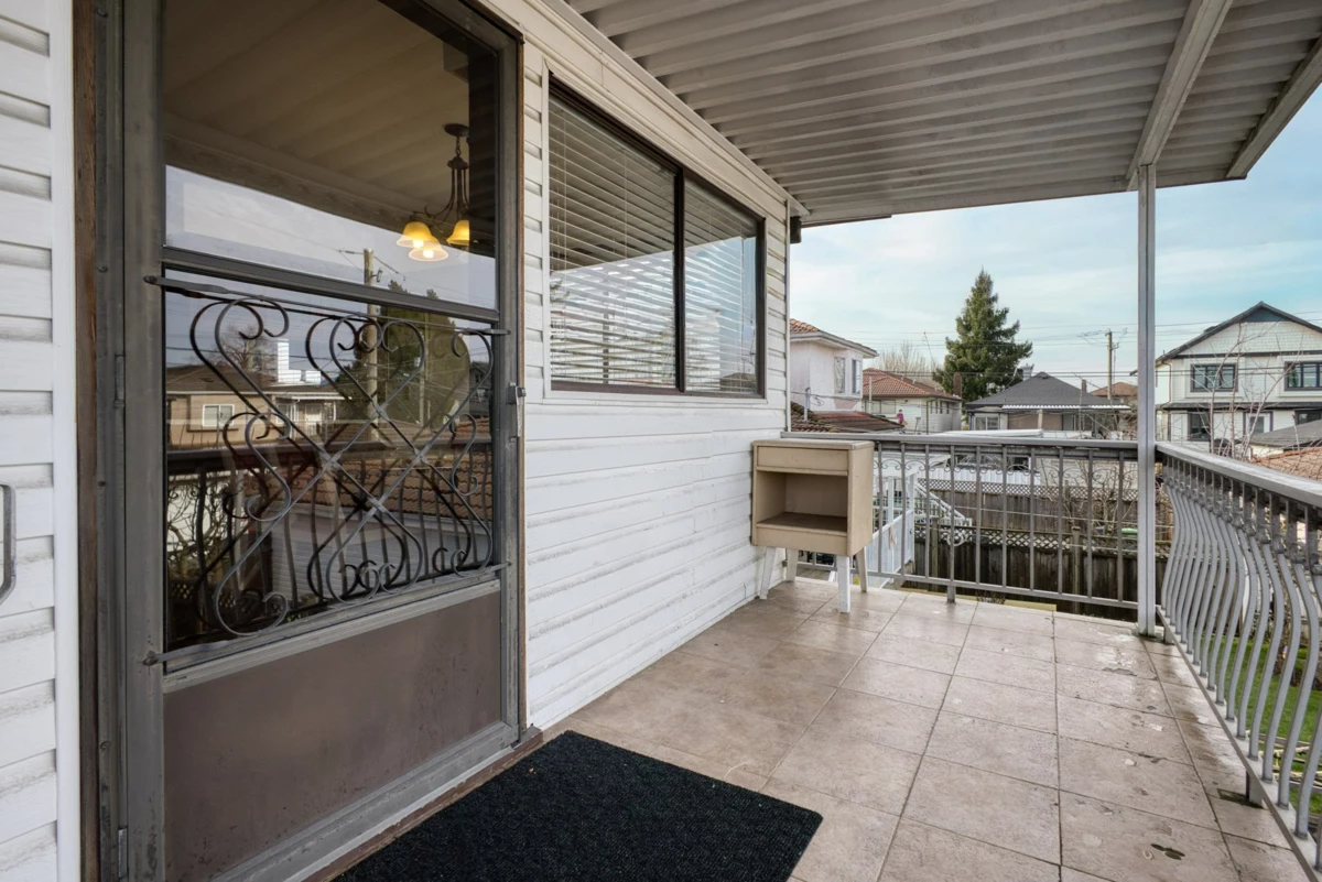 Garage Interior Photo of 2225 E 35th Avenue, Vancouver, BC