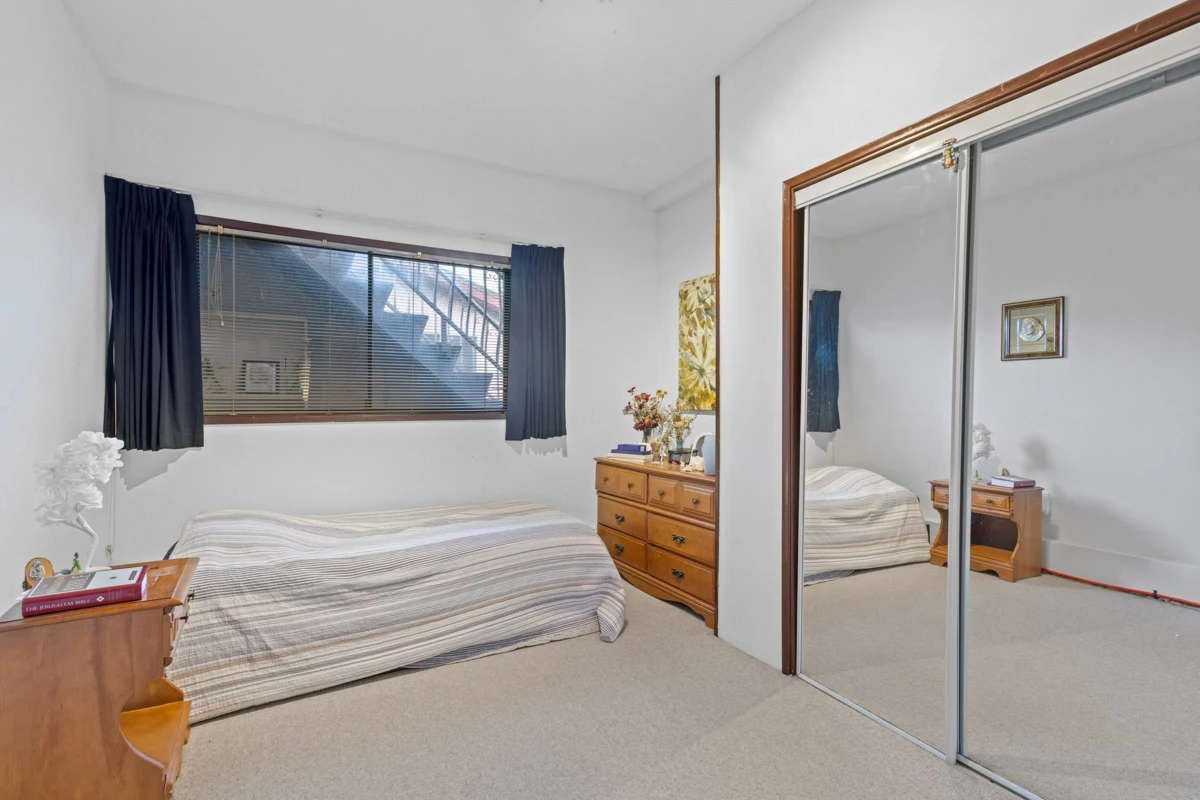 Hallway Photo of 2225 E 35th Avenue, Vancouver, BC