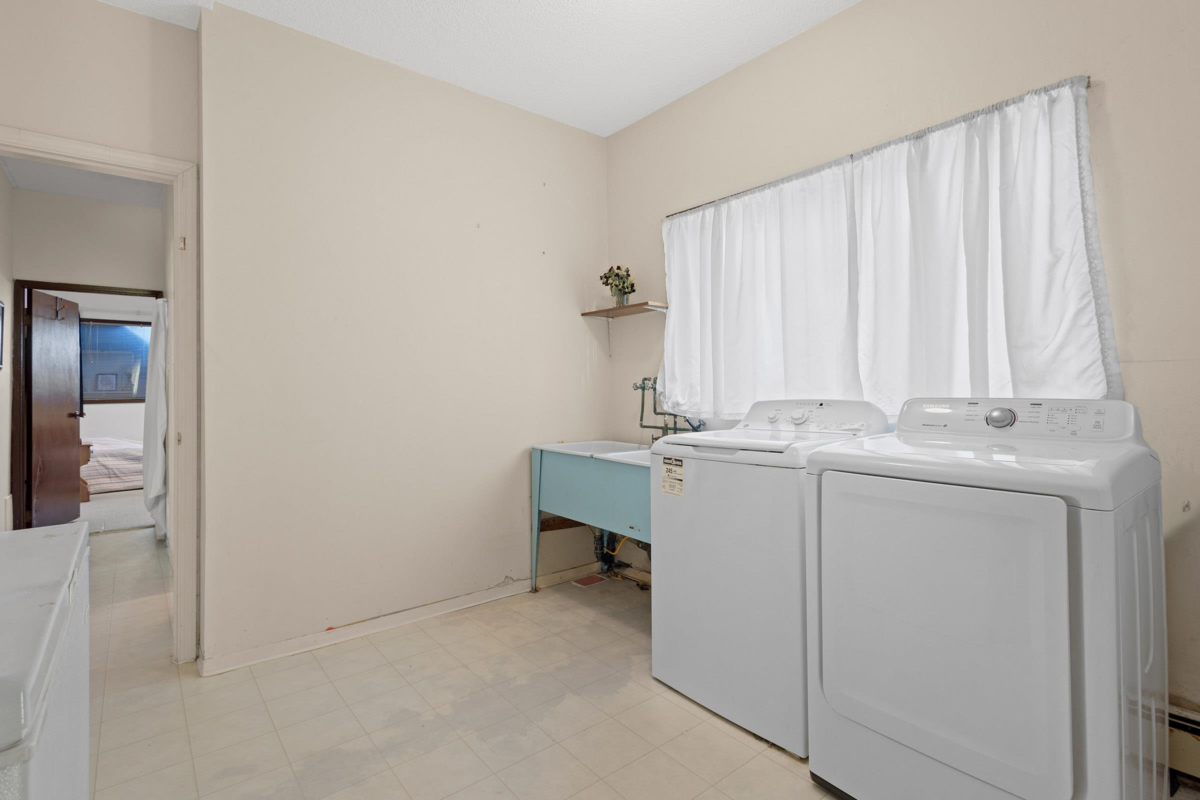 Staircase Photo of 2225 E 35th Avenue, Vancouver, BC