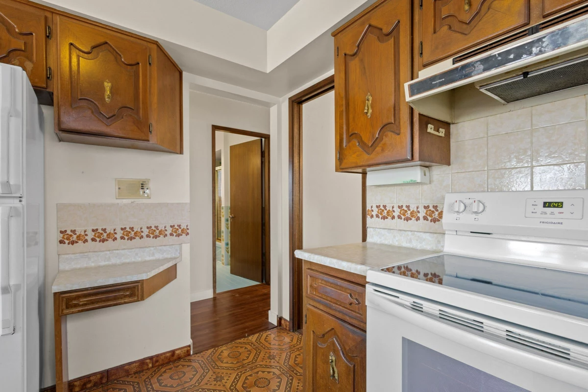 Walk-In Closet Photo of 2225 E 35th Avenue, Vancouver, BC