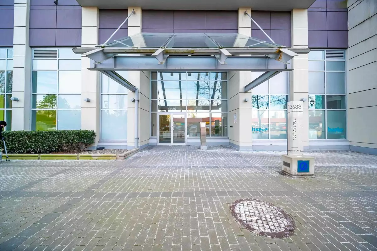 Entry Foyer Photo of 609 13688 100 Avenue, Surrey, BC