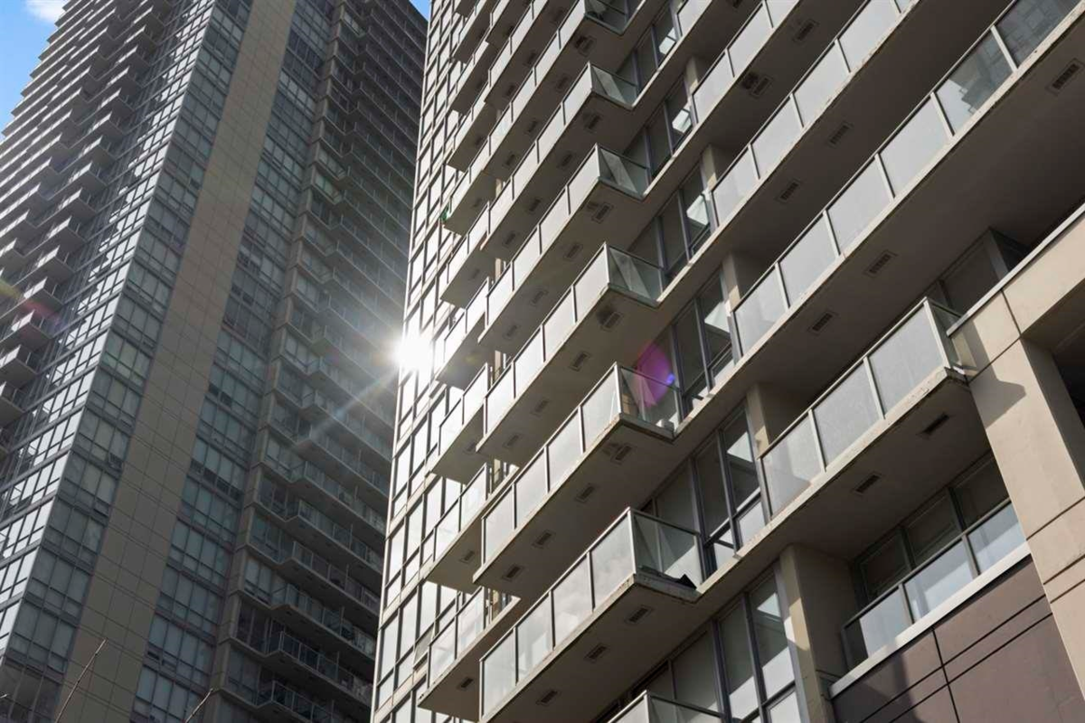 Guest Bathroom Photo of 609 13688 100 Avenue, Surrey, BC