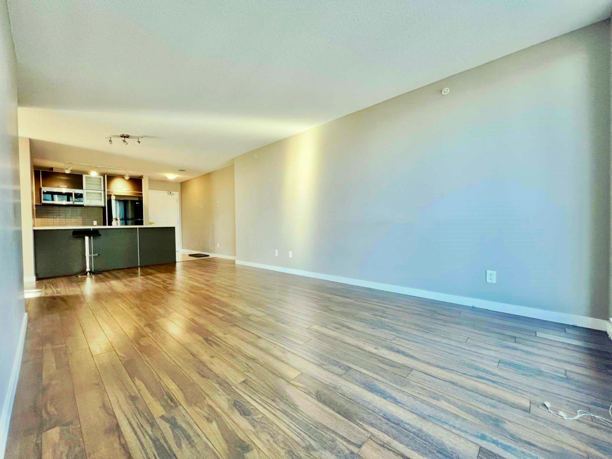 Living Room Photo of 609 13688 100 Avenue, Surrey, BC