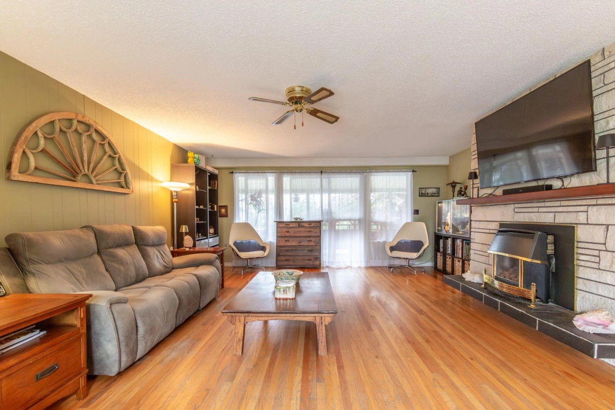 Dining Area Photo of 13221 112b Avenue, Surrey, BC