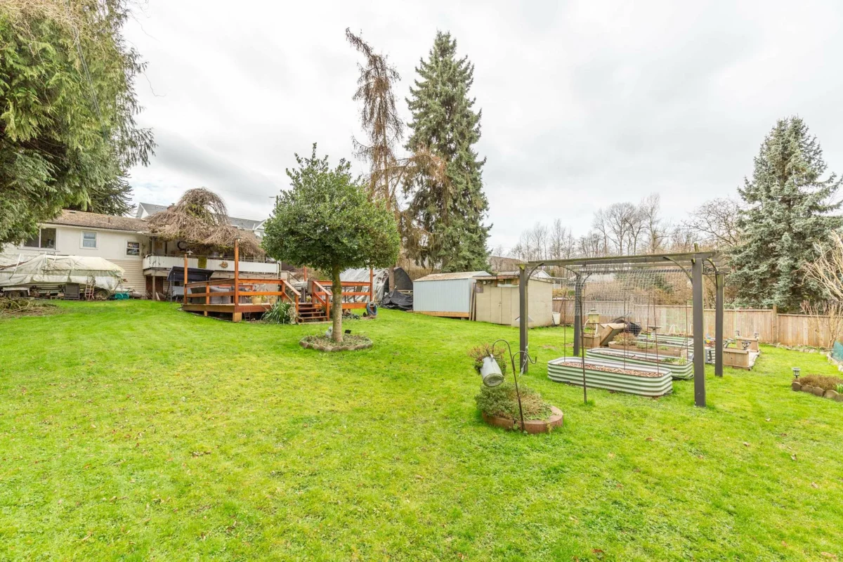 Front Yard Photo of 13221 112b Avenue, Surrey, BC