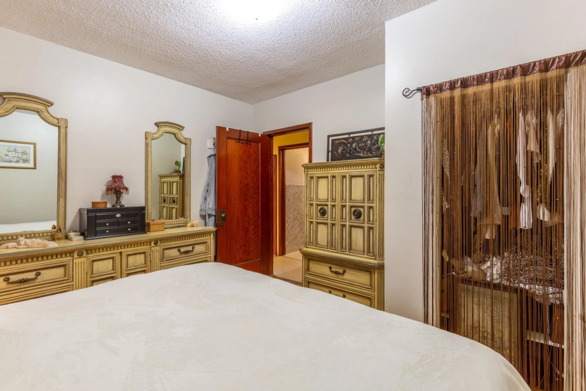 Mudroom Photo of 13221 112b Avenue, Surrey, BC
