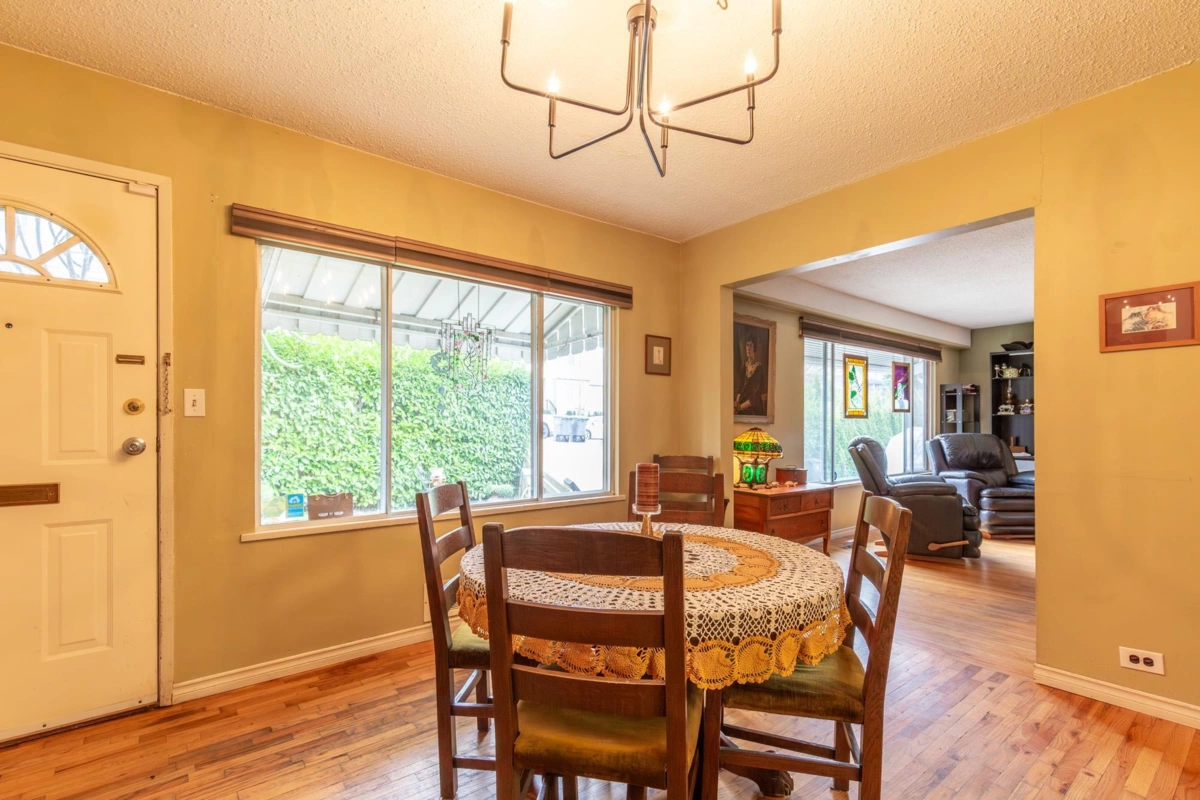 Primary Bathroom Photo of 13221 112b Avenue, Surrey, BC