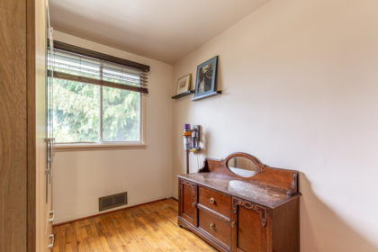 Hallway Photo of 13221 112b Avenue, Surrey, BC