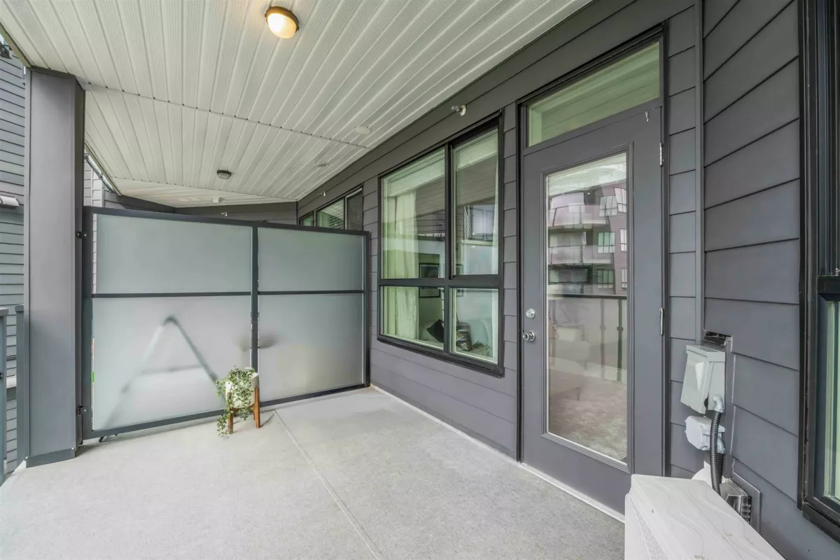 Backyard Photo of 324 15738 85 Avenue, Surrey, BC