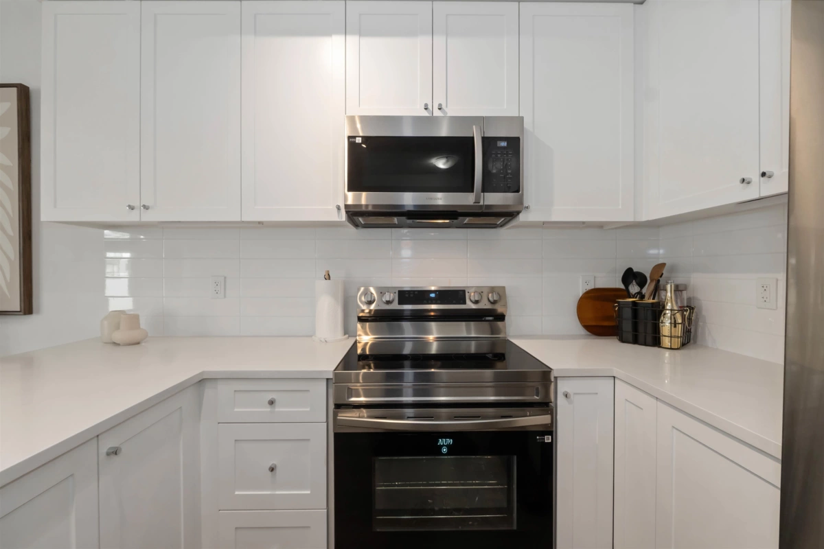 Bedroom 3 Photo of 324 15738 85 Avenue, Surrey, BC