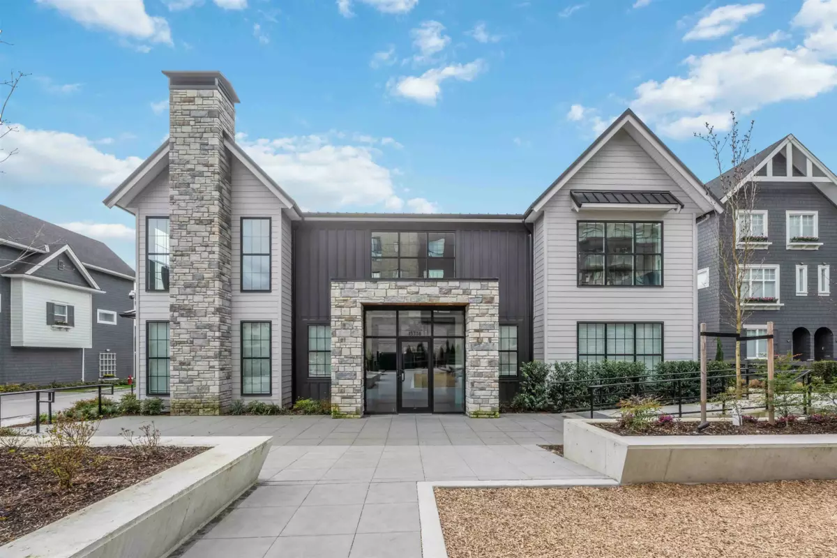 Fitness Center Photo Near 324 15738 85 Avenue, Surrey, BC