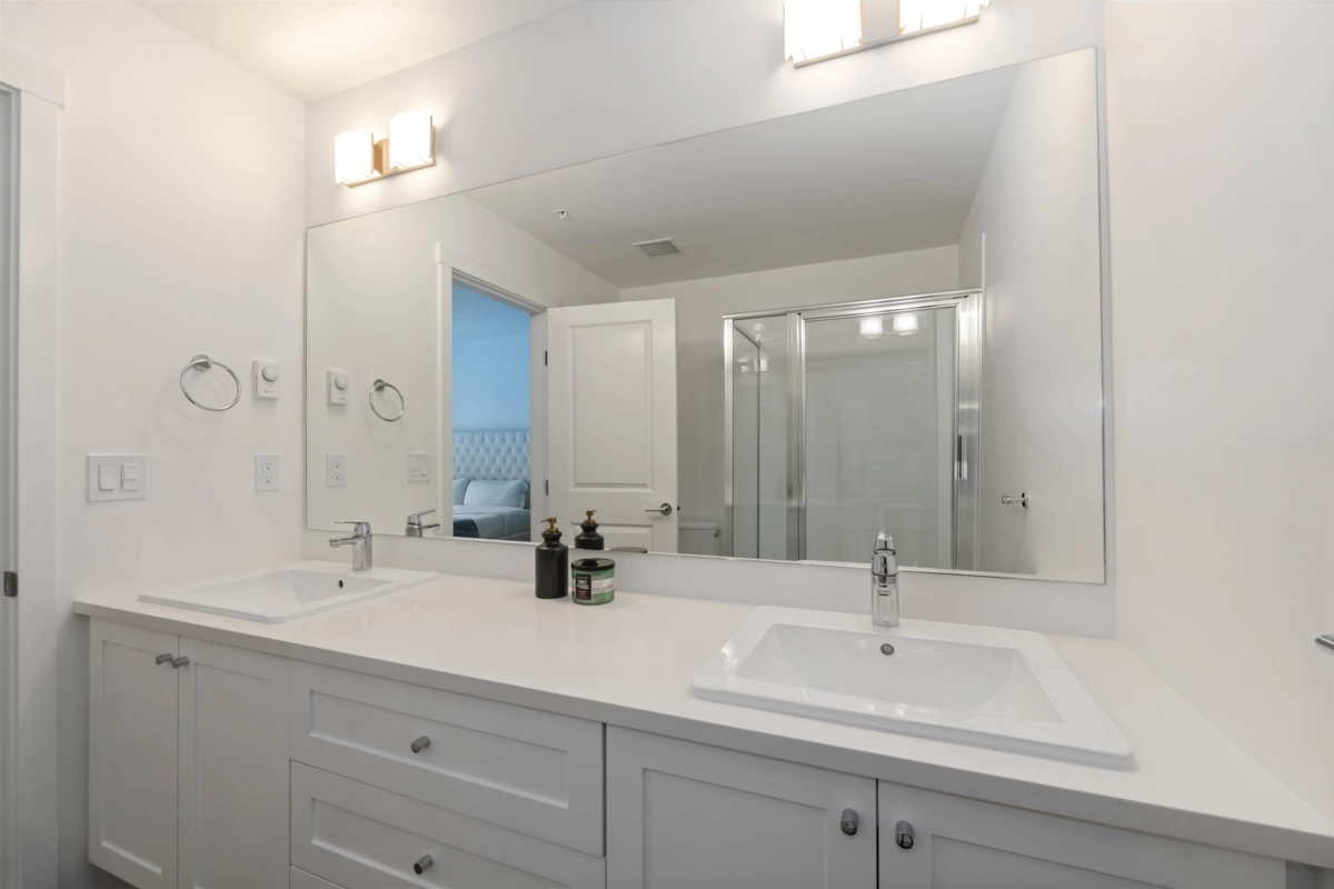 Staircase Photo of 324 15738 85 Avenue, Surrey, BC