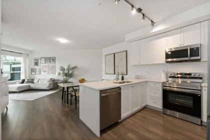 Front exterior of 324 15738 85 Avenue, Surrey, BC