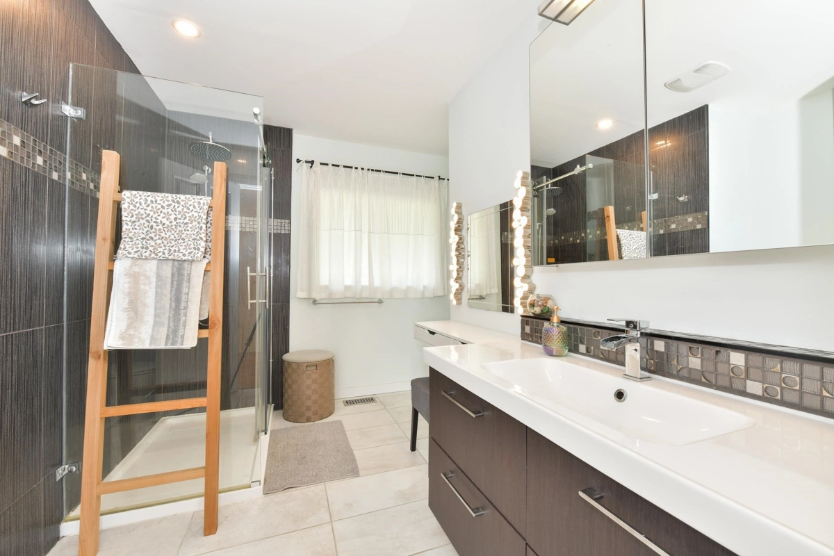 Entry Foyer Photo of 34639 Dunn Street, Mission, BC