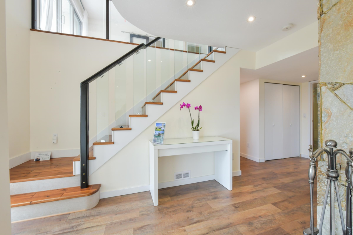 Garage Interior Photo of 34639 Dunn Street, Mission, BC
