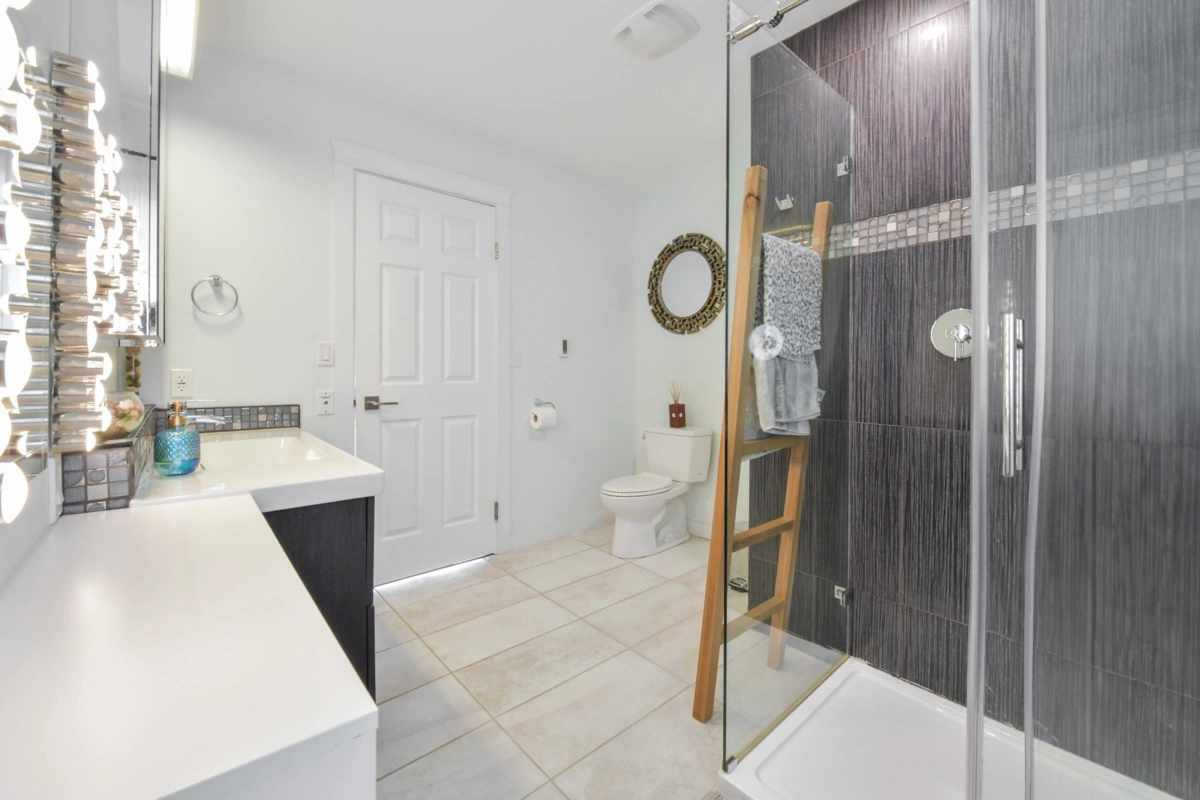 Hallway Photo of 34639 Dunn Street, Mission, BC