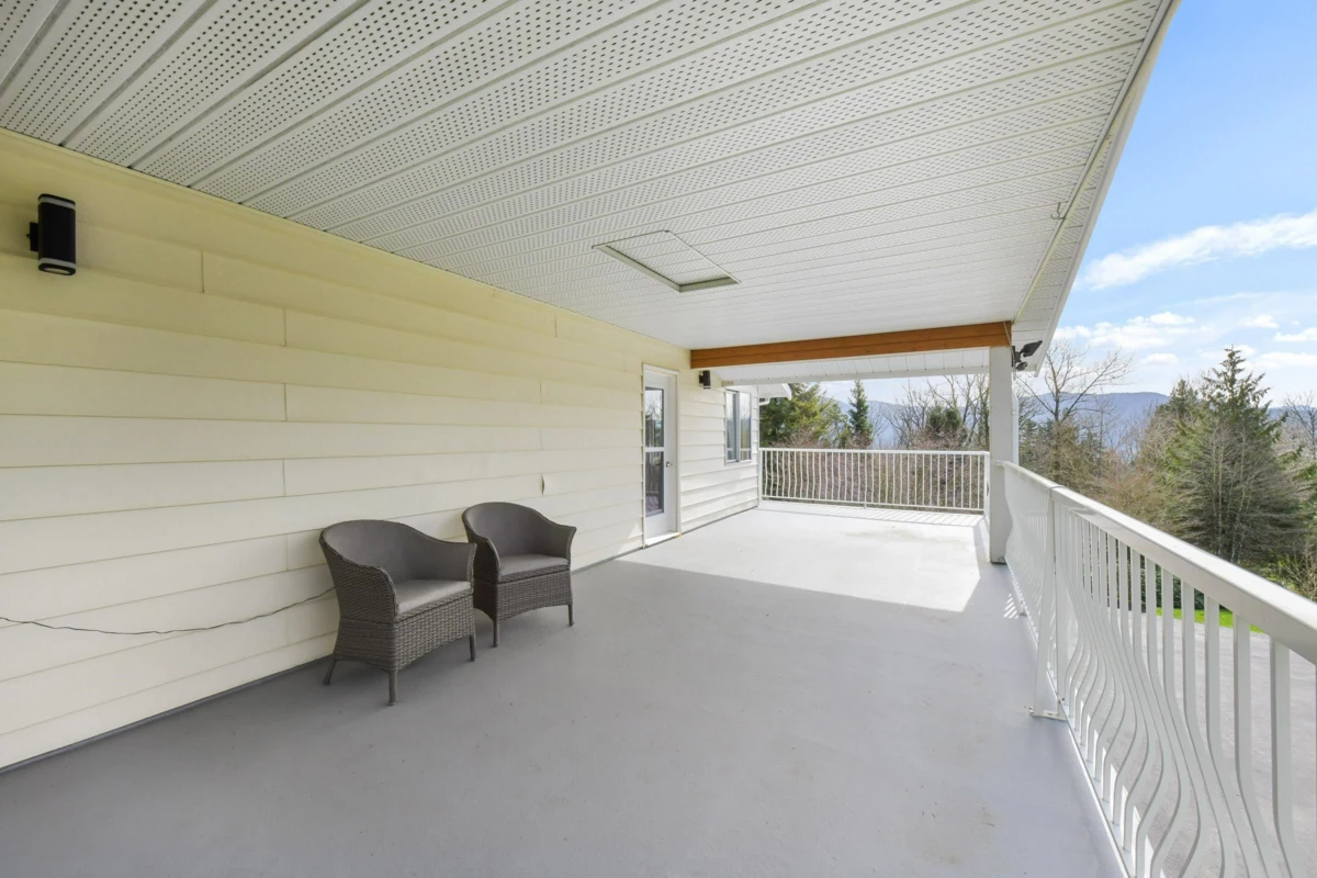 Hot Tub / Spa Photo of 34639 Dunn Street, Mission, BC