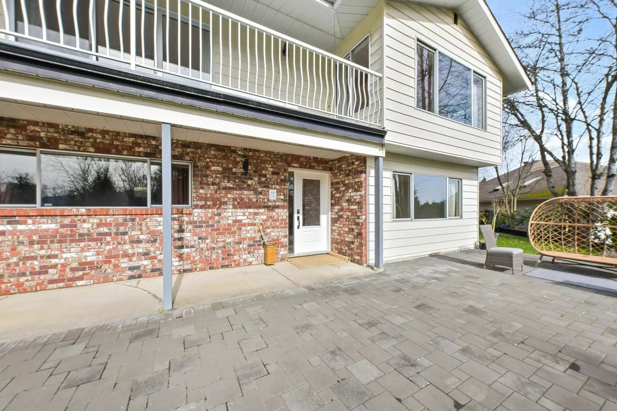 Kitchen Island Photo of 34639 Dunn Street, Mission, BC