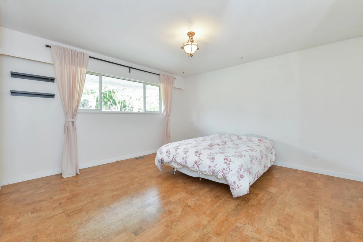 Laundry Room Photo of 34639 Dunn Street, Mission, BC