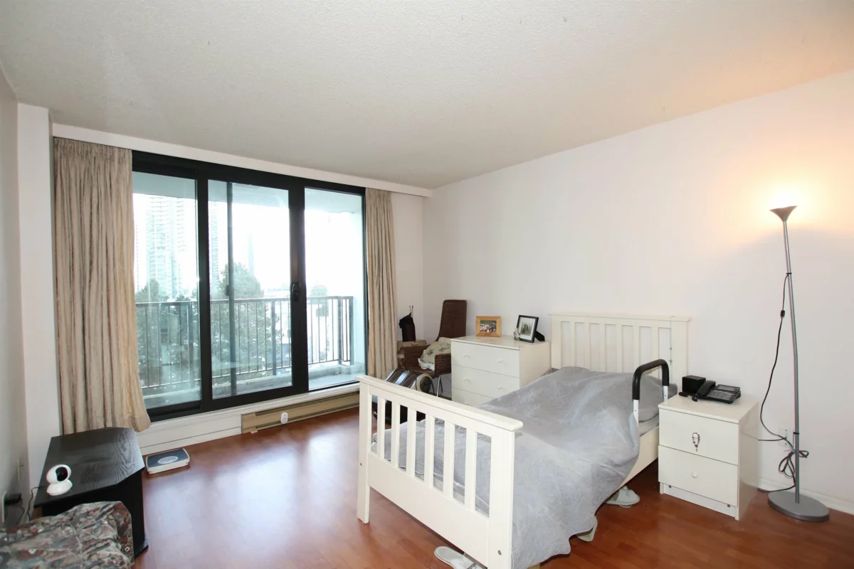 Entry Foyer Photo of 903 4165 Maywood Street, Burnaby, BC