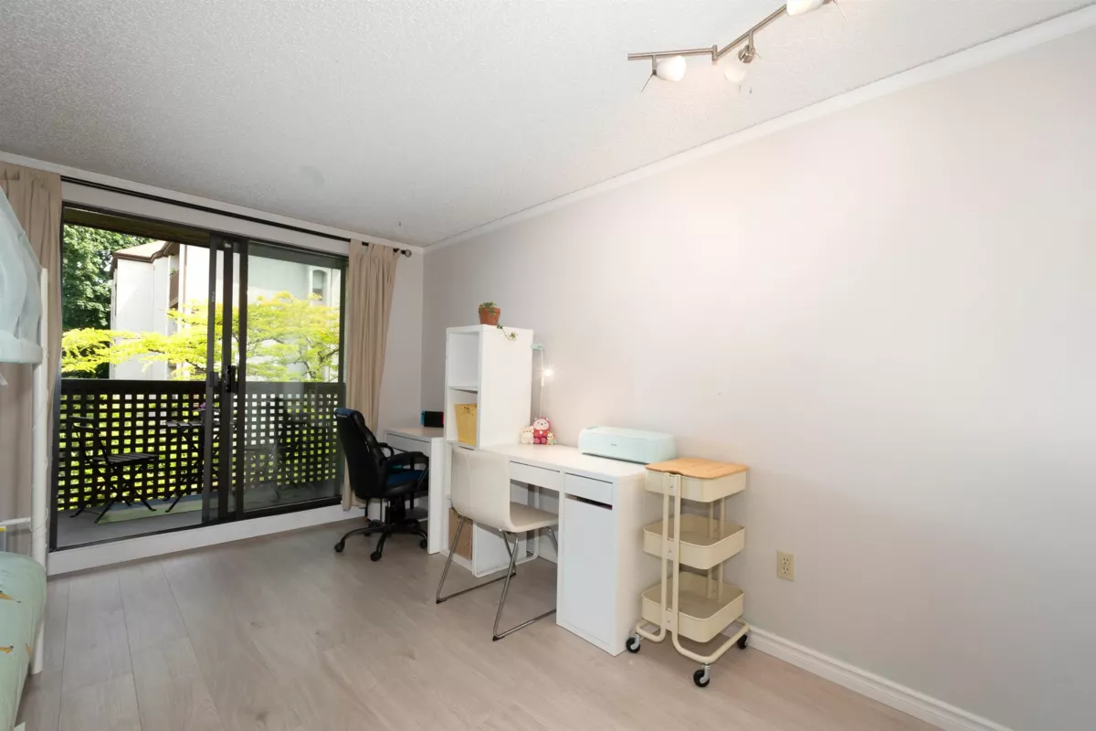 Backyard Photo of 8 385 Ginger Drive, New Westminster, BC