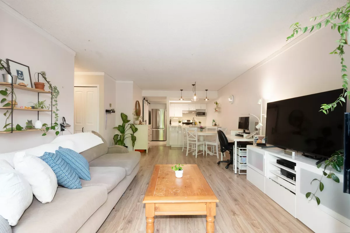 Dining Area Photo of 8 385 Ginger Drive, New Westminster, BC