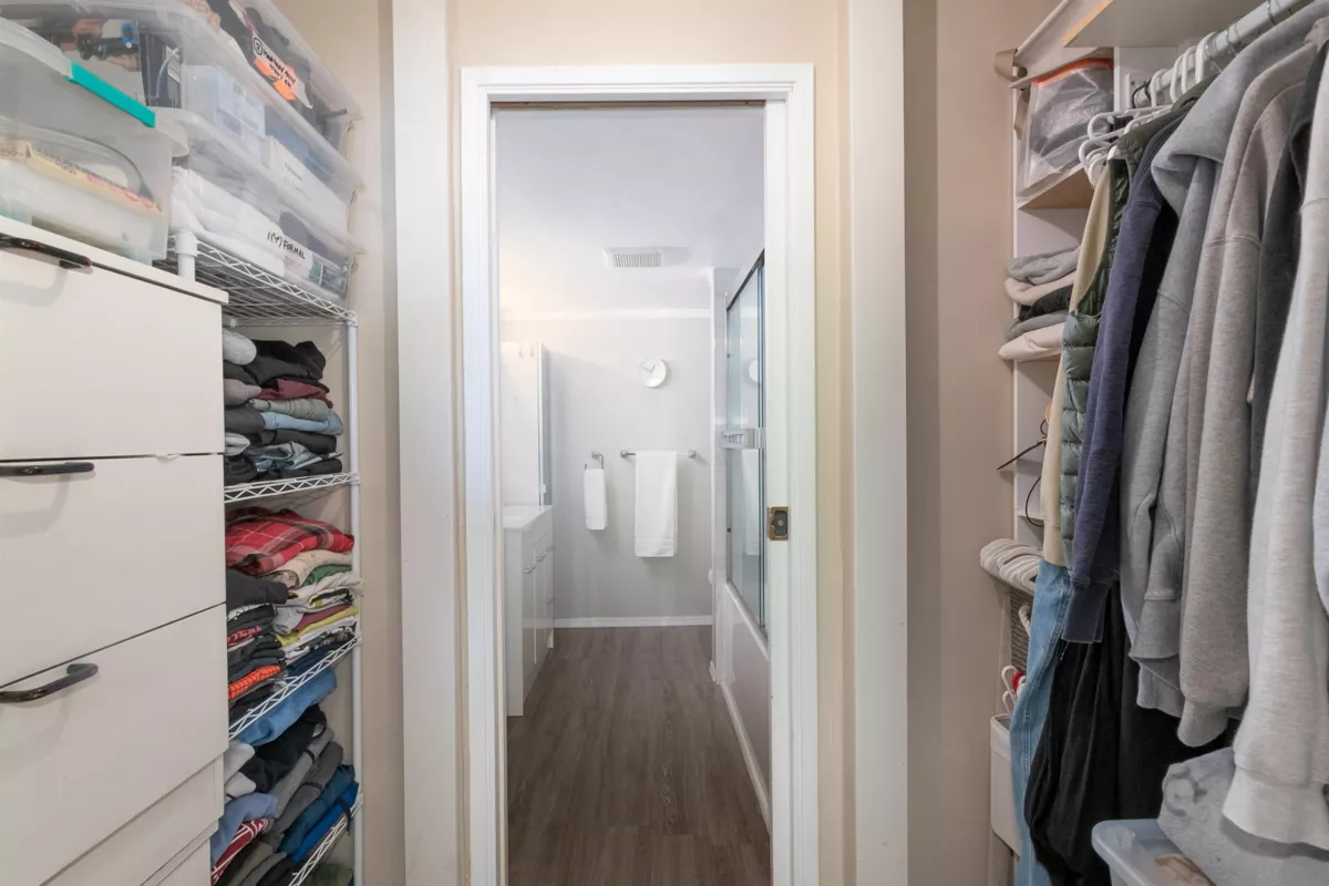 Hallway Photo of 8 385 Ginger Drive, New Westminster, BC