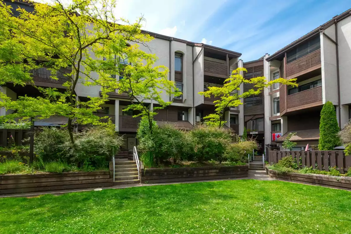 Hot Tub / Spa Photo of 8 385 Ginger Drive, New Westminster, BC