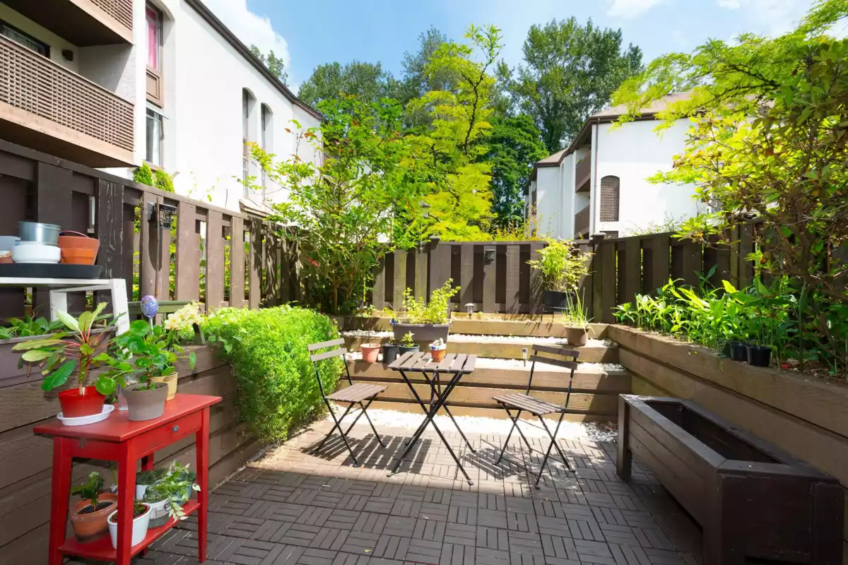 Kitchen Island Photo of 8 385 Ginger Drive, New Westminster, BC