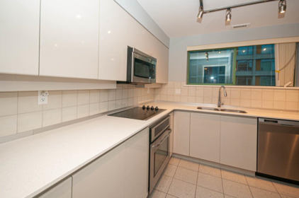 Kitchen Photo of 1606 909 Burrard Street, Vancouver, BC